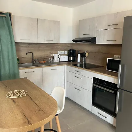 Aurel's & Jul's - The Emerald Apartamento *